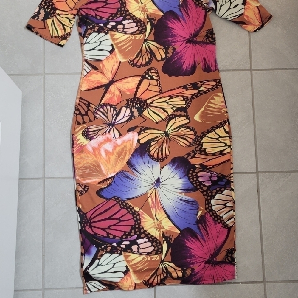 Butterfly Print Bodycon Dress - Picture 2 of 6